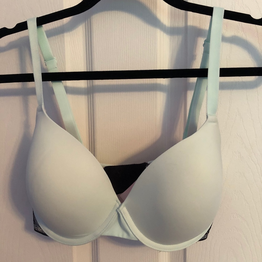 Victoria's Secret PINK 32DDD wear everywhere bra